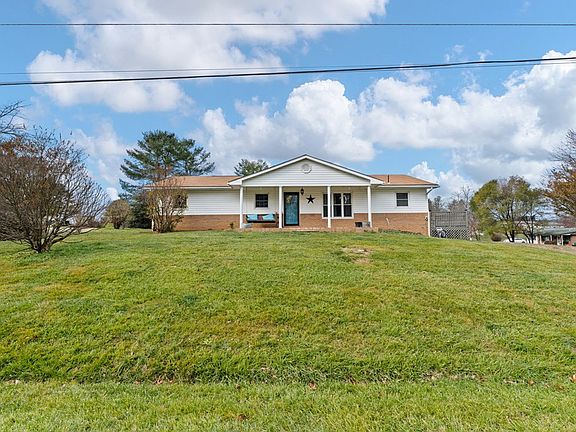 3rd image of 272 Gladeview Dr