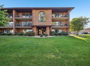 11003 Stony Creek Dr APT 2A, Palos Hills, IL 60465