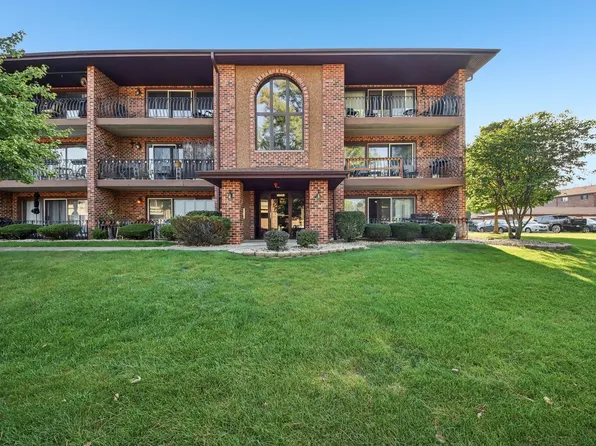 11003 Stony Creek Dr APT 2A, Palos Hills, IL 60465