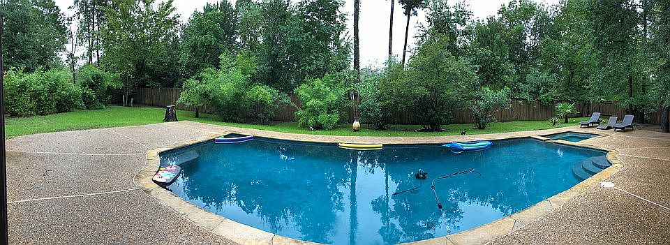 NO neighbors behind yard