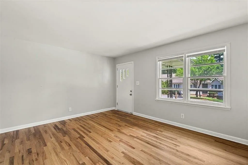 2 bed, 1.0 bath, 864 sqft, $1,445 — Photo 3