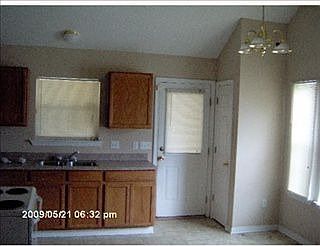 2nd image of 7600 Vincent Rd