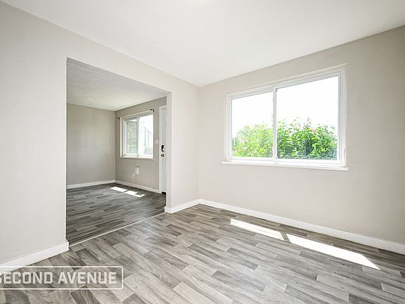 5th image of 624 Sara Ln