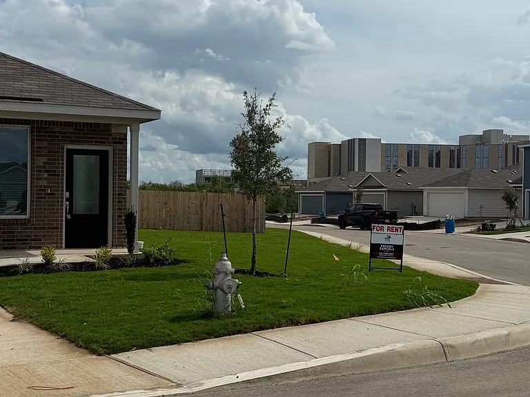 1446 Leticia Gln — Photo 2