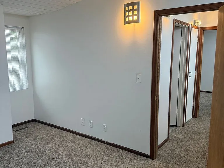 661 W Lakeshore Dr — Photo 14
