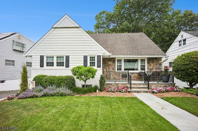 1st image of 23 Andover Pl