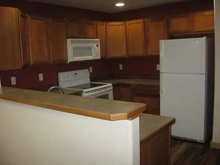 4817 Glenwood Dr #1 — Photo 2