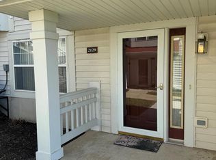 2129 Landings Ln, Delavan, WI 53115