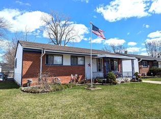 1645 Gloria St, Westland, MI