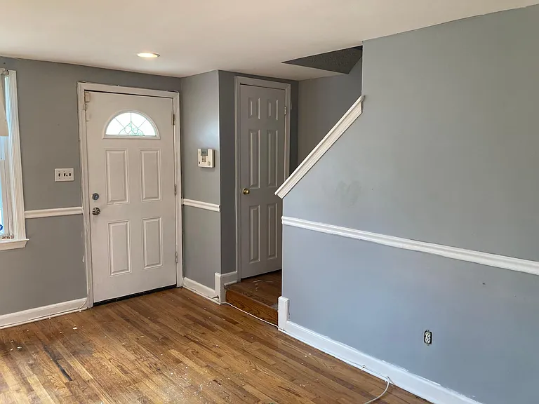 1061 Rockhill Ave — Photo 2