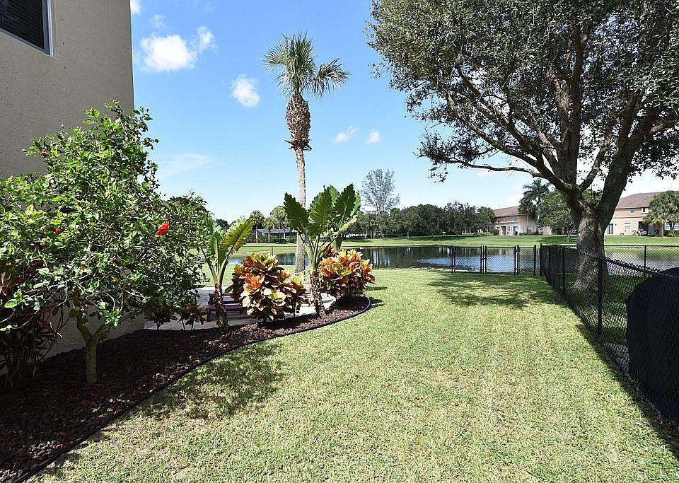 1st image of 112 Seminole Lakes Dr