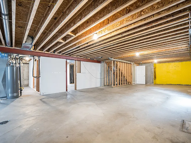 10049 Jasper St — Photo 10