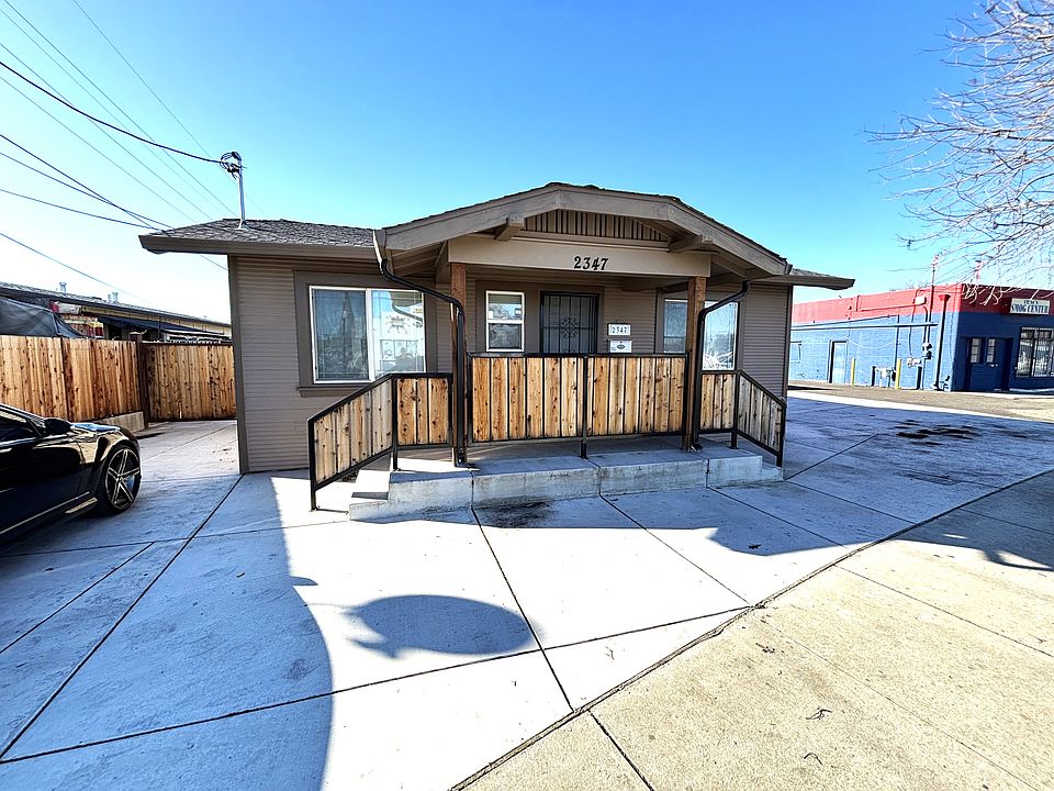 1st image of 2347 Holly Dr