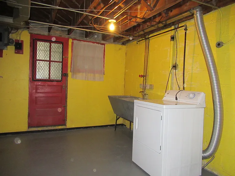 1419 Winston Ave — Photo 21