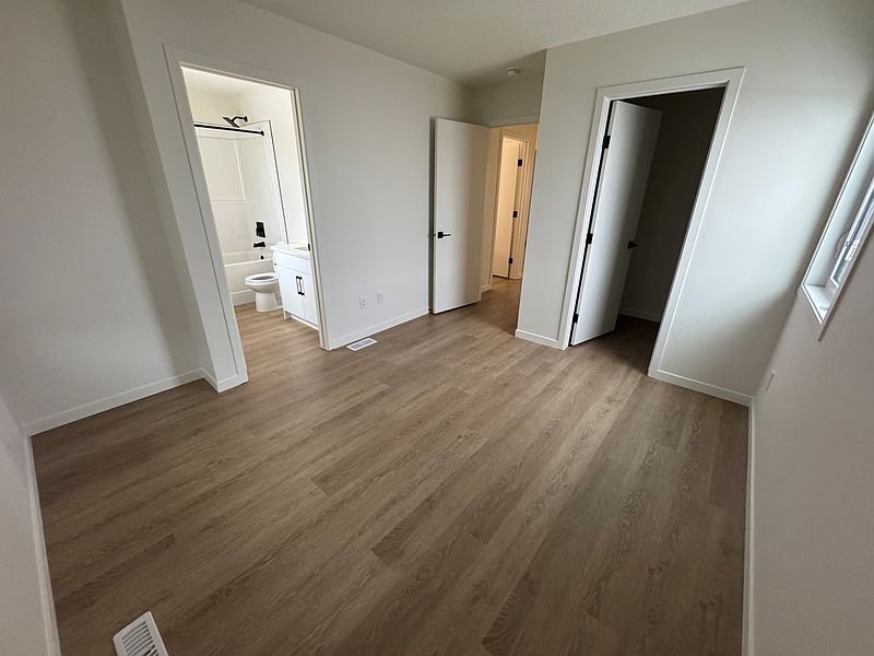 Edmonton Apartment for rent - 3 Bedrooms — photo 10