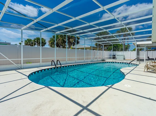 94 Ivanhoe Dr, Ormond Beach, FL 32176
