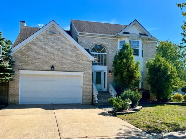 6 Raven Dr, Old Bridge, NJ 08857