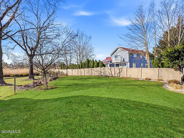 8 Jackson Ct — Photo 4