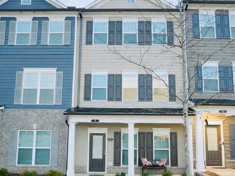 8 Nickel Dr #3