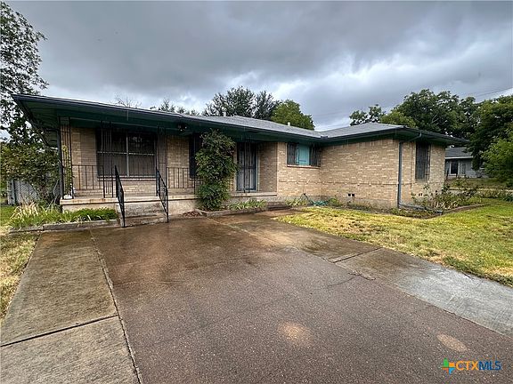 2nd image of 1110 Searcy Dr