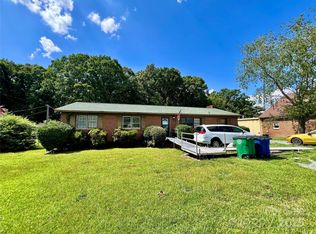 1321 Stallings Rd, Matthews, NC 28104