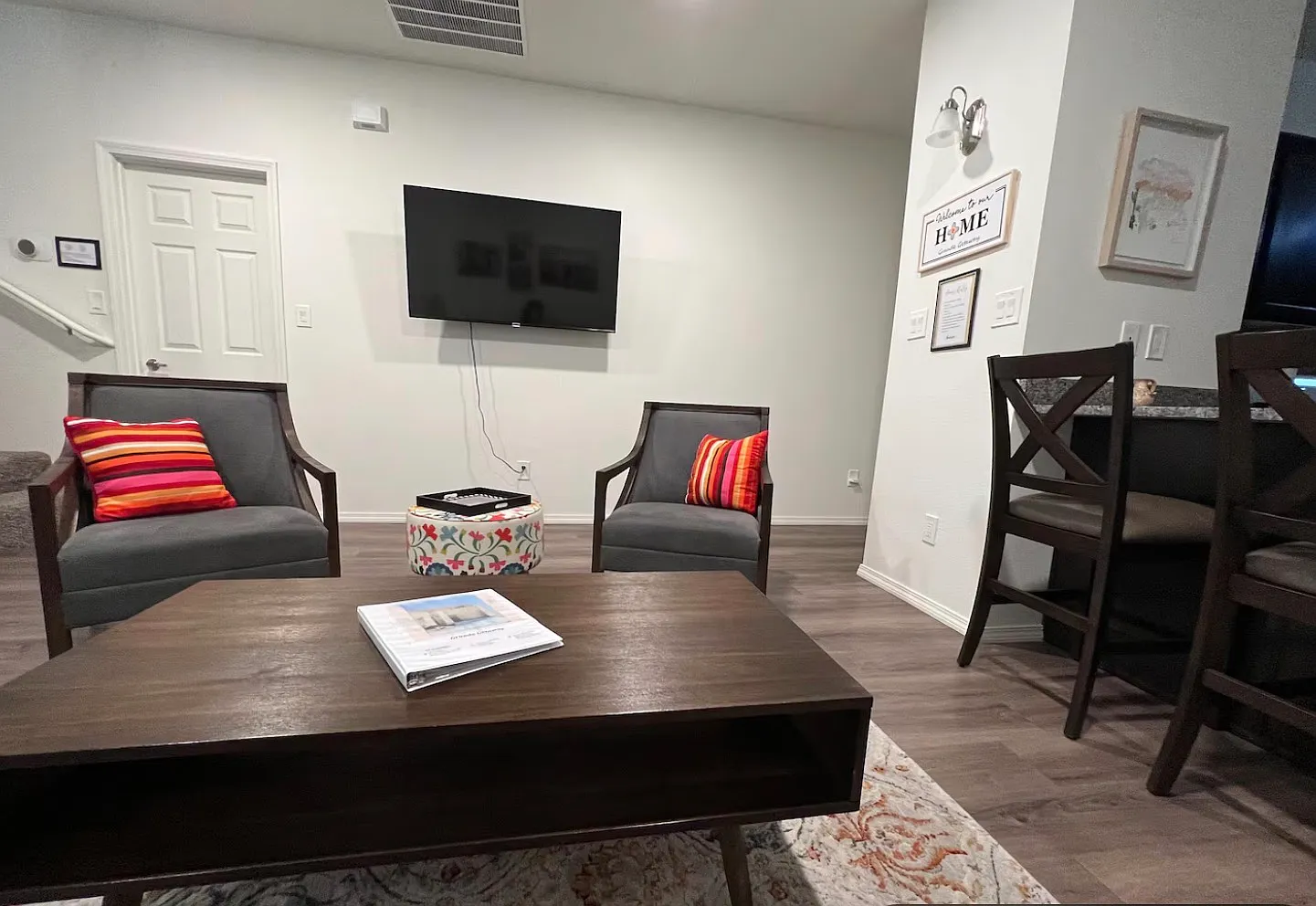 4 bed, 1999 sqft, $3,200 — Photo 4