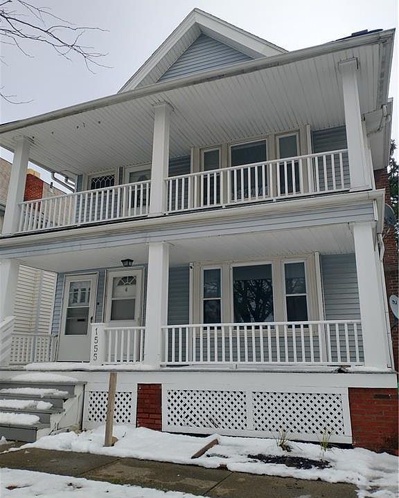 1st image of 1555 Larchmont Ave #2