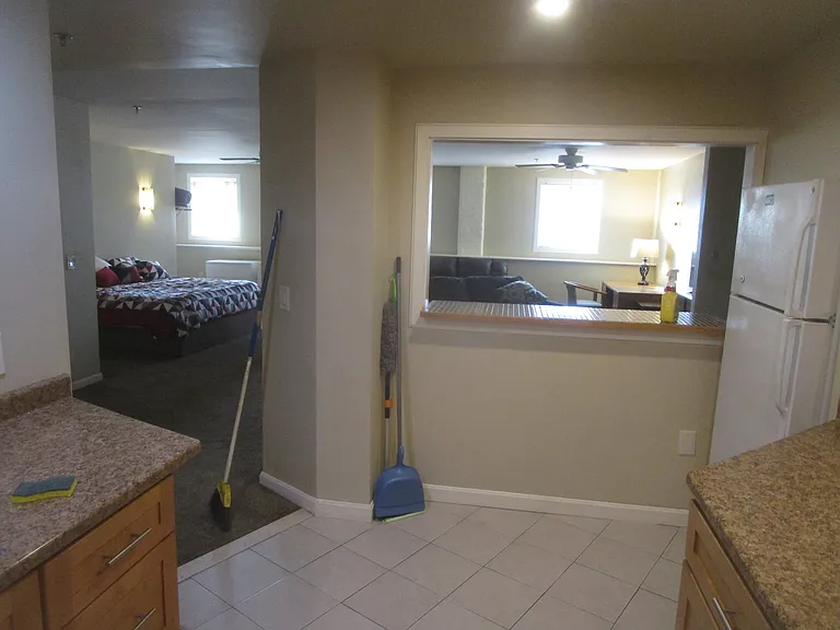 215 Benmont Ave — Photo 16