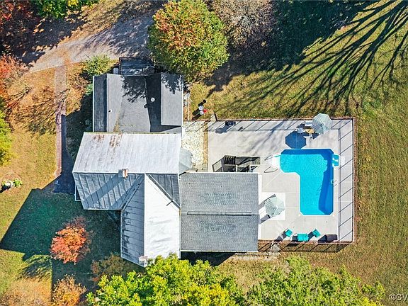 4th image of 947 Woodberry Ln