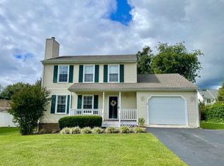 8090 Deer Branch Dr, Roanoke, VA 24019