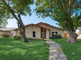 1005 Carriagehouse Ln, Garland, TX 75040