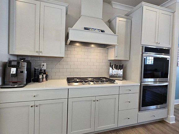 3rd image of 45294 Clearview Way