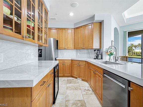 5th image of 5917 Tarpon Gardens Cir APT 102