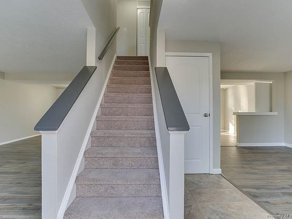 3rd image of 716 Chatsworth Dr