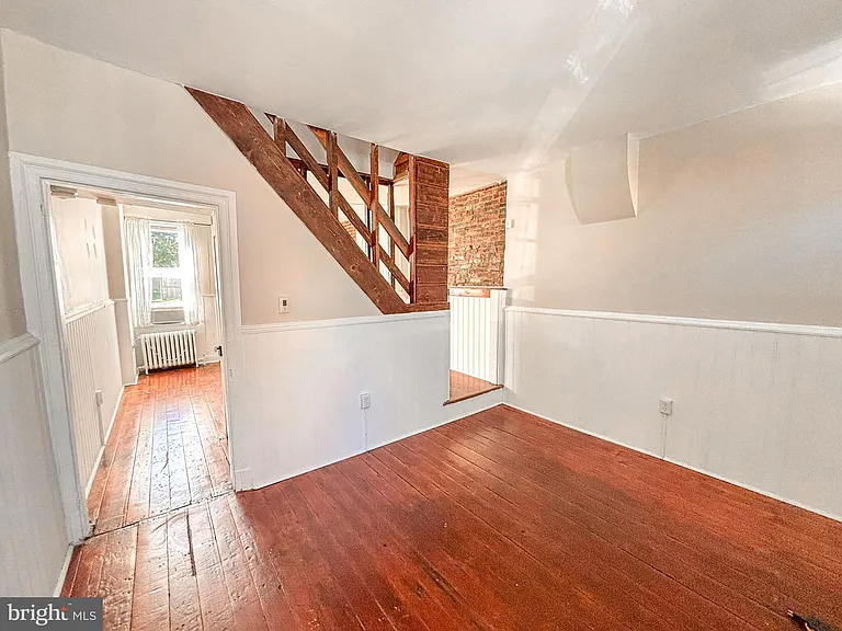 310 E Miner St — Photo 3