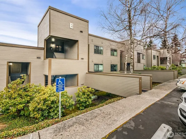 4893 76th Street SW #E701, Mukilteo, WA 98275