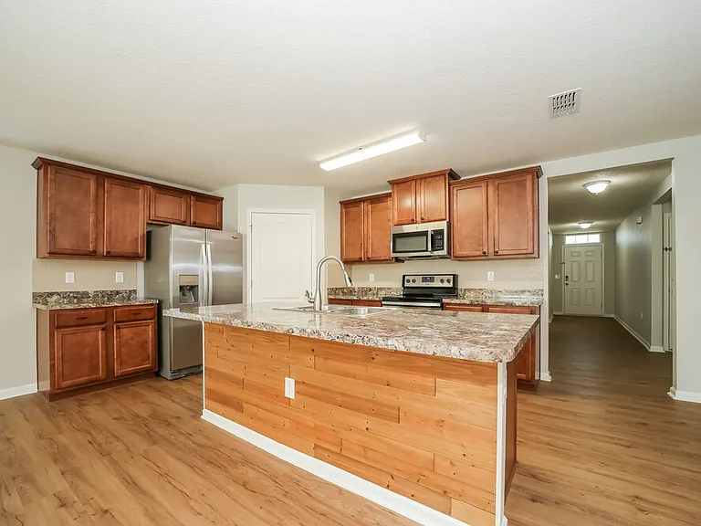 45014 Ingleham Cir — Photo 7
