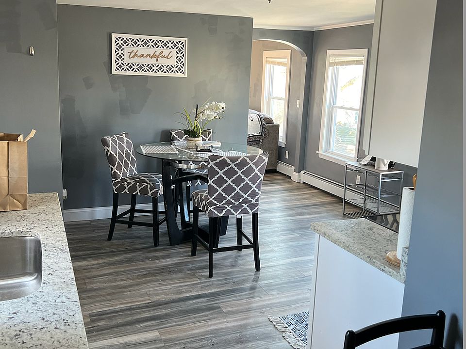 1st image of 727 Roosevelt Ave Floor 2