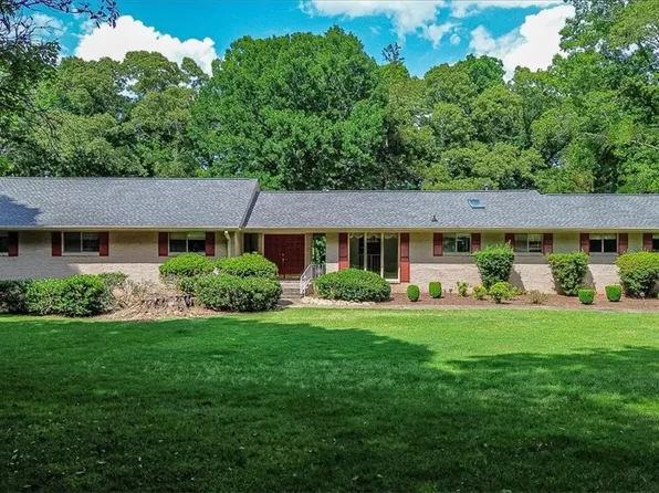 120 Hanover Drive, Bogart, GA 30622