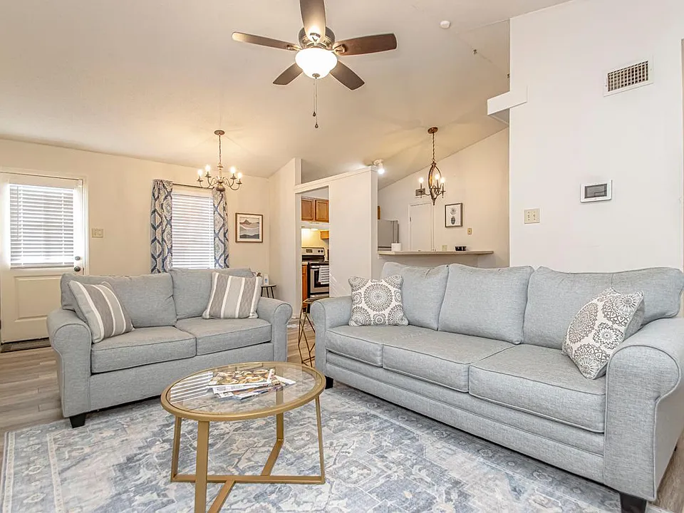 20 Woodhill Dr
