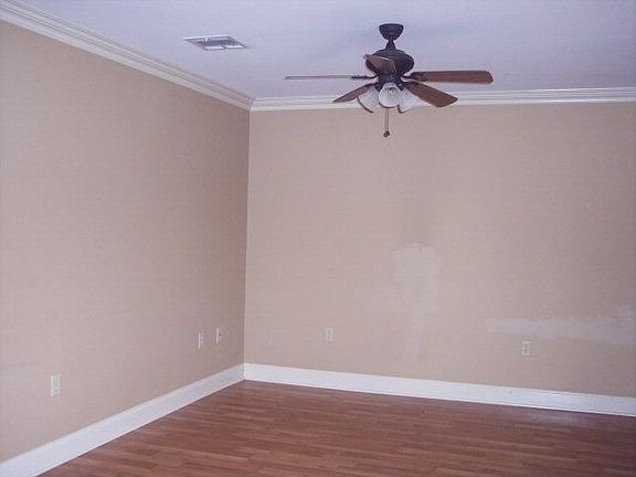 3rd image of 812 Cottagemill Ln
