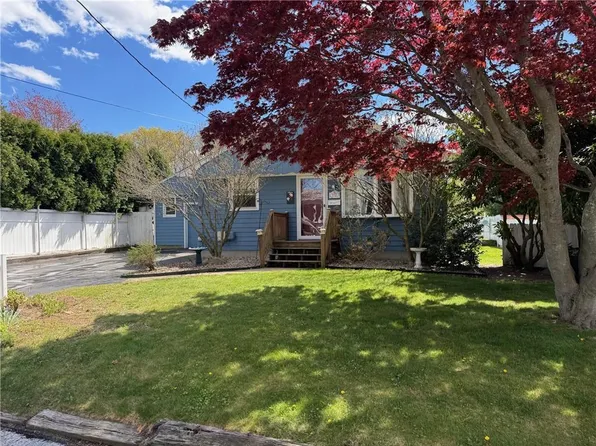 150 Salem Ave, Cranston, RI 02920
