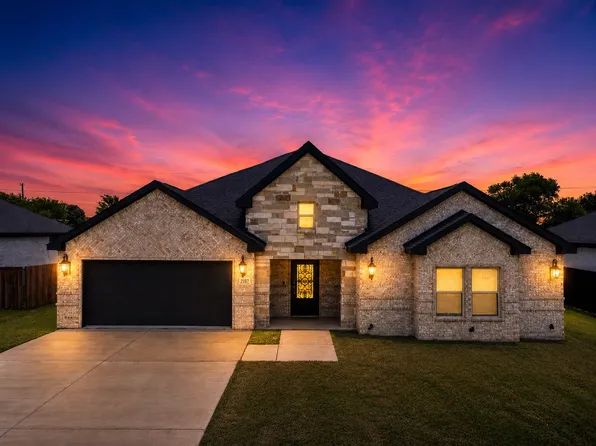 2107 Cole St, Mabank, TX 75147