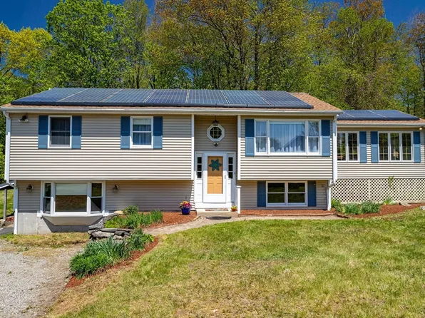 396 Howard St, Lunenburg, MA 01462