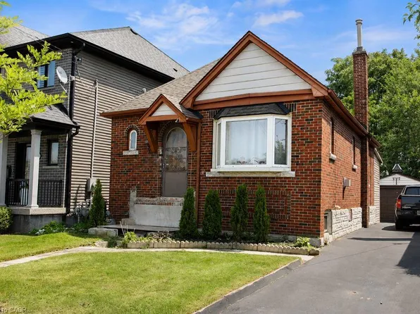 35 Barons Ave S, Hamilton, ON L8K 2Y1