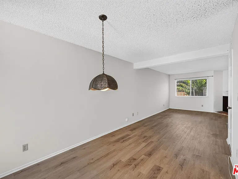 19221 Sherman Way #40 — Photo 9