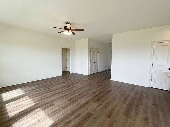 Hoffman IV G - Living - DSLD Homes
