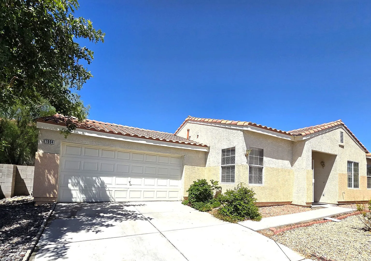Single Story Home Available 7904 Canyon Grove — Photo 1
