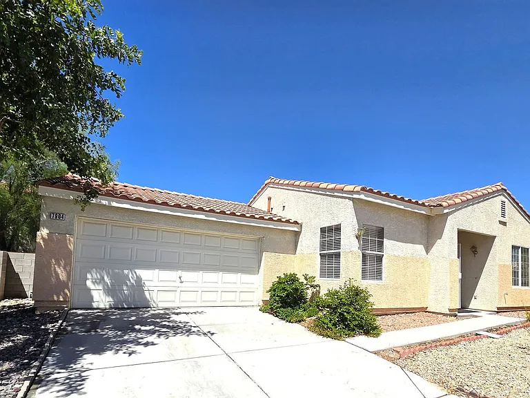 7904 Canyon Grove Ct — Photo 1