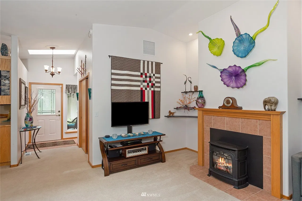 3 bed, 1724 sqft, $2,750 — Photo 3